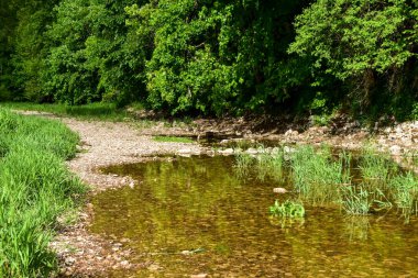 Tuna 'daki subatan (Almanca: Donauversinkung veya Donauversickerung) Immendingen yakınlarında.