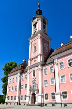 Uhldingen-Muhlhofen, Almanya - 27 Mayıs 2020: Birnau Abbey Kilisesi.