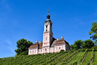 Uhldingen-Muhlhofen, Almanya - 27 Mayıs 2020: Birnau Abbey Kilisesi.