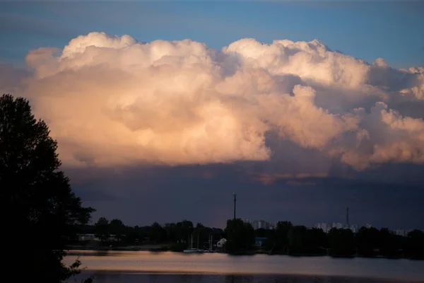 Hermosas Nubes Magníficas Atardecer Cielo — Foto de Stock