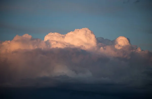 Lindas Nuvens Magníficas Pôr Sol Céu — Fotografia de Stock