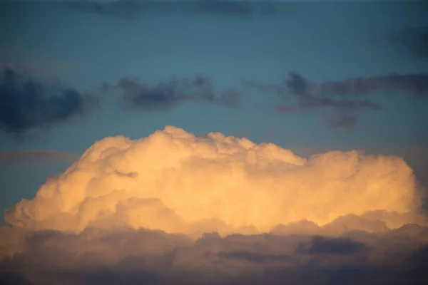 Прекрасні Чудові Хмари Заході Сонця Небі — стокове фото