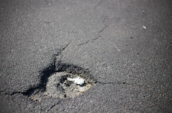 Bitume Brisé Fissures Sur Surface Route — Photo