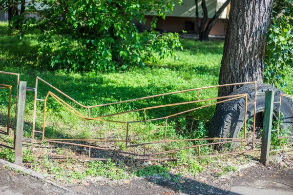 Vieille Clôture Abandonnée Dans Rue — Photo