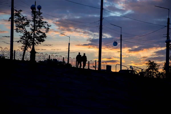 Silueta Hombre Sobre Fondo Atardecer Universidad —  Fotos de Stock