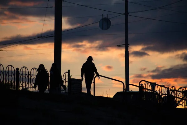 Silhouette Homme Sur Fond Coucher Soleil Dans Sity — Photo