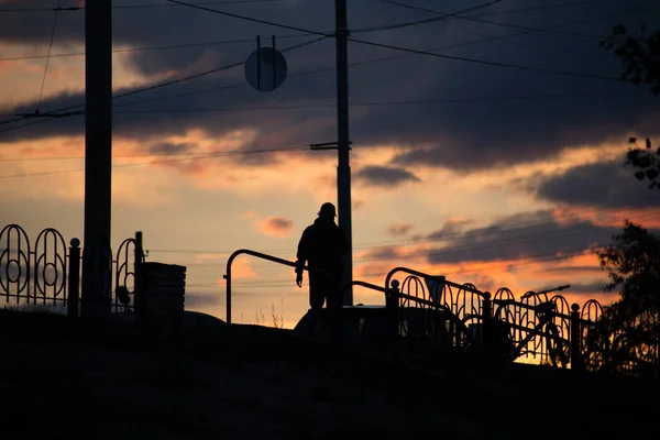 Silhouette Man Sunset Background Sity — Stock Photo, Image