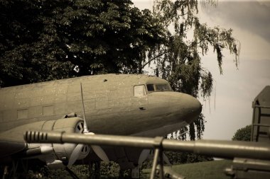 Sovyetler Birliği 2. Dünya Savaşı 'ndan kalma ağır askeri araçlar.