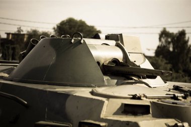 Sovyetler Birliği 2. Dünya Savaşı 'ndan kalma ağır askeri araçlar.