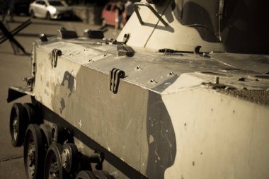 Sovyetler Birliği 2. Dünya Savaşı 'ndan kalma ağır askeri araçlar.