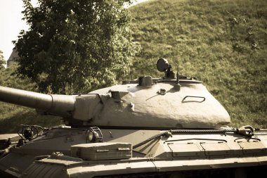 Sovyetler Birliği 2. Dünya Savaşı 'ndan kalma ağır askeri araçlar.