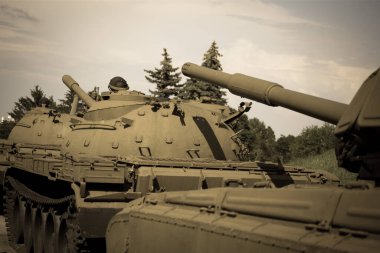 Sovyetler Birliği 2. Dünya Savaşı 'ndan kalma ağır askeri araçlar.