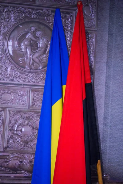 Bandiera Tessuto Ucraino Nel Cabinet — Foto Stock