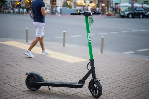 Kyiv Ukrayna 2020 Şehirde Kamu Kullanımı Için Elektrikli Scooter Sürgüsü — Stok fotoğraf