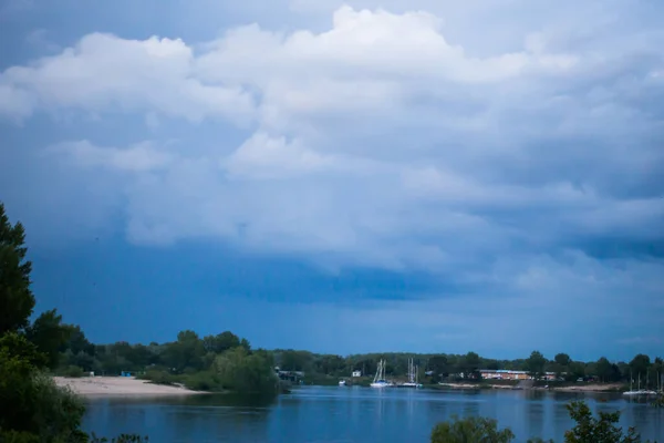 Nuvens Fofas Cobrem Céu Azul Verão — Fotografia de Stock