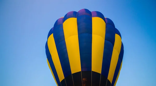 Grande Palloncino Vola Contro Cielo — Foto Stock