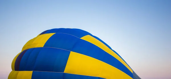 Ein Großer Ballon Liegt Auf Dem Boden — Stockfoto