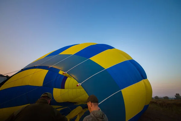 Duży Balon Leży Ziemi — Zdjęcie stockowe