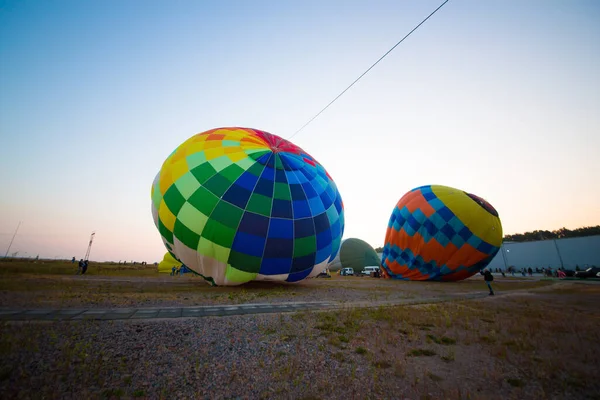 Duży Balon Leży Ziemi — Zdjęcie stockowe