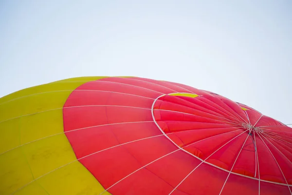 Grote Ballon Vliegt Tegen Lucht — Stockfoto