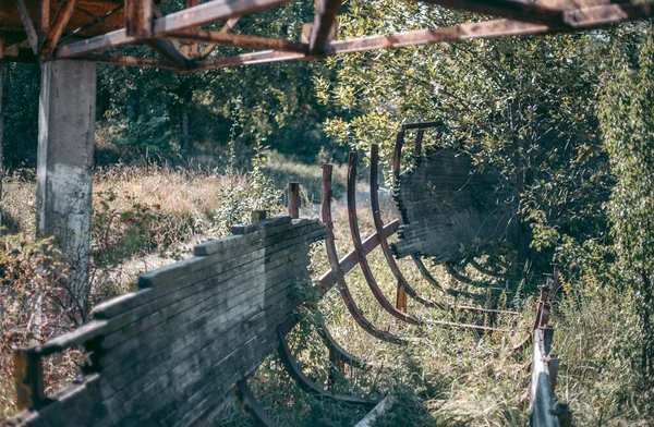 Velha Pista Bobsleigh Madeira Abandonada Verão Luz Dia — Fotografia de Stock