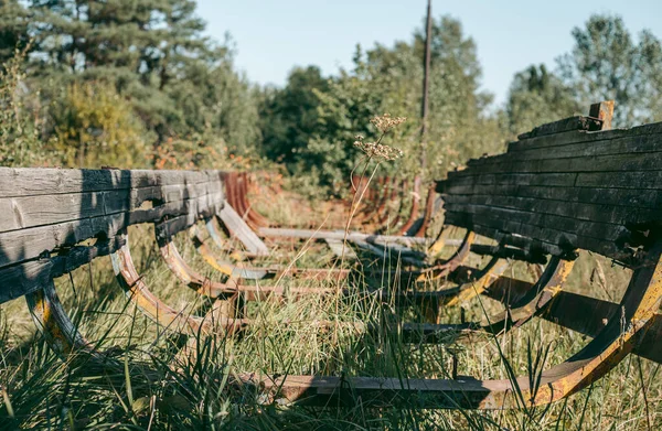 Alte Verlassene Holzrodelbahn Sommer Bei Tageslicht — Stockfoto