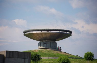 SSCB zamanının büyük anıtı.