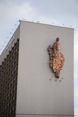 SSCB zamanının büyük anıtı.