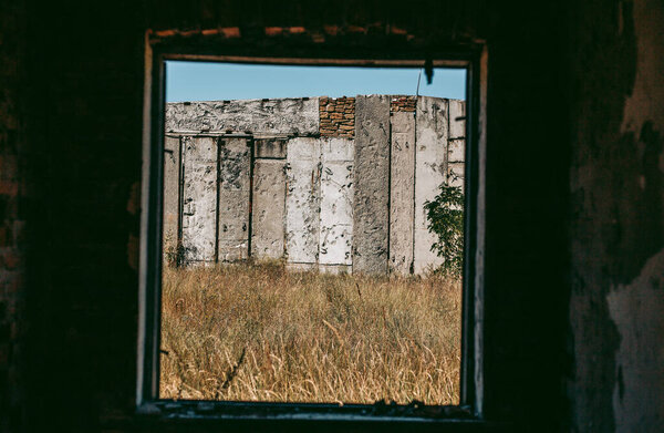 Building a high house in the city