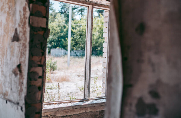 Building a high house in the city