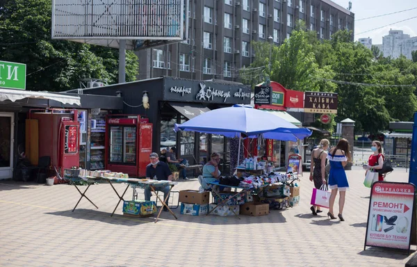 Kiev Ucrânia 2020 Comércio Espontâneo Descontrolado Mercado Rua Cidade — Fotografia de Stock