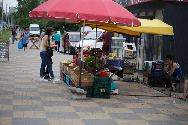 Kiev Ucrânia 2020 Comércio Espontâneo Descontrolado Mercado Rua Cidade — Fotografia de Stock