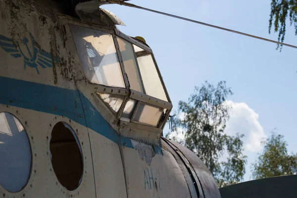 Oude Verlaten Tweedekker Antonov — Stockfoto