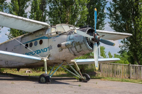 Starý Opuštěný Dvouplošník Antonov — Stock fotografie