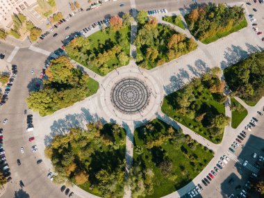 Öğleden sonra Kharkov 'daki özgürlük meydanının havadan görünüşü