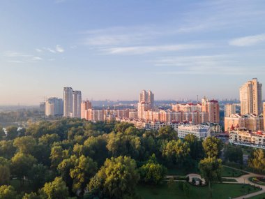 Gündüz Kiev 'deki Obolon setinin hava görüntüsü