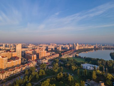 Gündüz Kiev 'deki Obolon setinin hava görüntüsü
