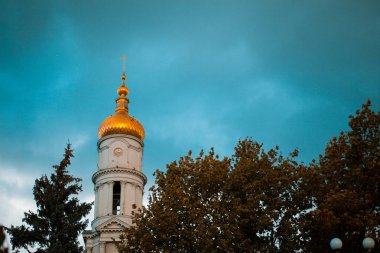 Kharkiv 'in merkezindeki Dormition Katedrali