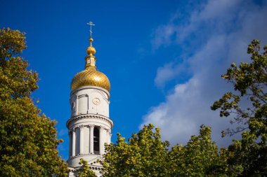 Kharkiv 'in merkezindeki Dormition Katedrali