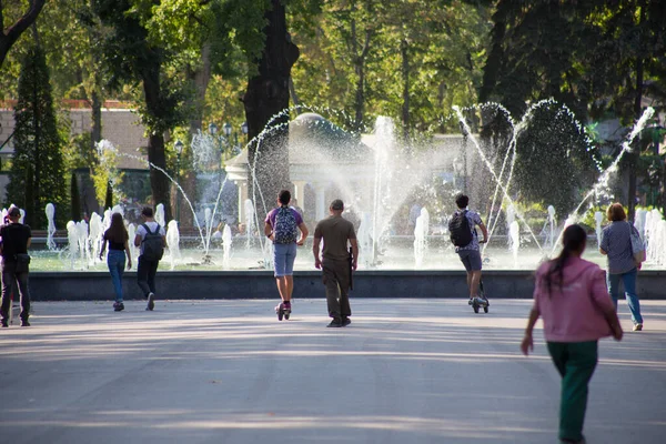 Πηγή Στο Πάρκο Της Πόλης — Φωτογραφία Αρχείου