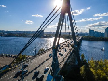 Kablo destekli köprünün hava görüntüsü