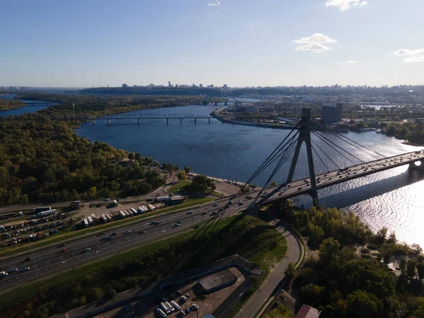 Kablo destekli köprünün hava görüntüsü