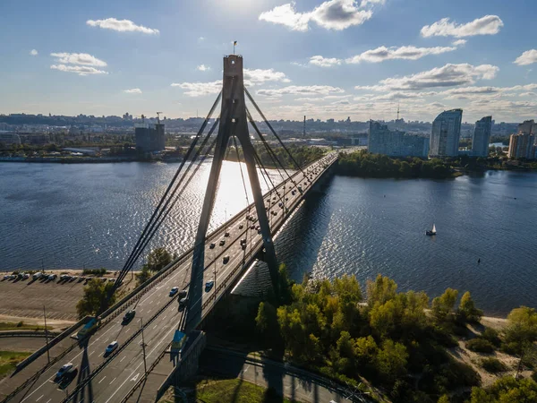 Kablo destekli köprünün hava görüntüsü