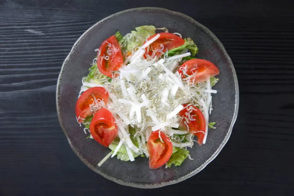 Frischer Salat Mit Weißbrot Einfach Verbrüht — Stockfoto