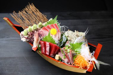 mevsimlik taze sashimi karışık teknesi