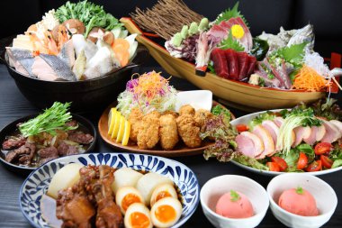 Çeşitli Japon Izakaya Tabakları