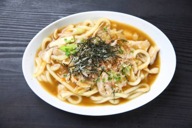 Japon Körili Erişte Çorbası