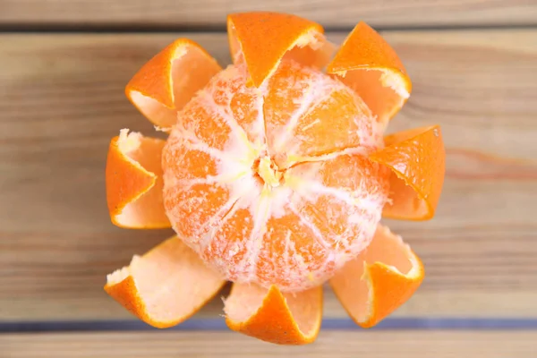 Tankan Cítricos Fruta Naranja Pelada Sobre Fondo Madera — Foto de Stock