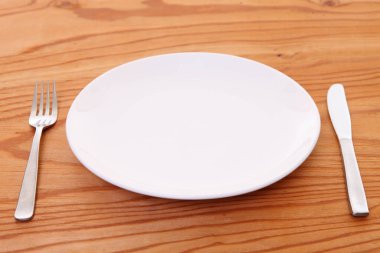 Tabak çatalı ve bıçak yemek masasında