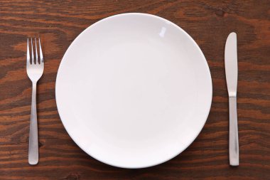 Tabak çatalı ve bıçak yemek masasında